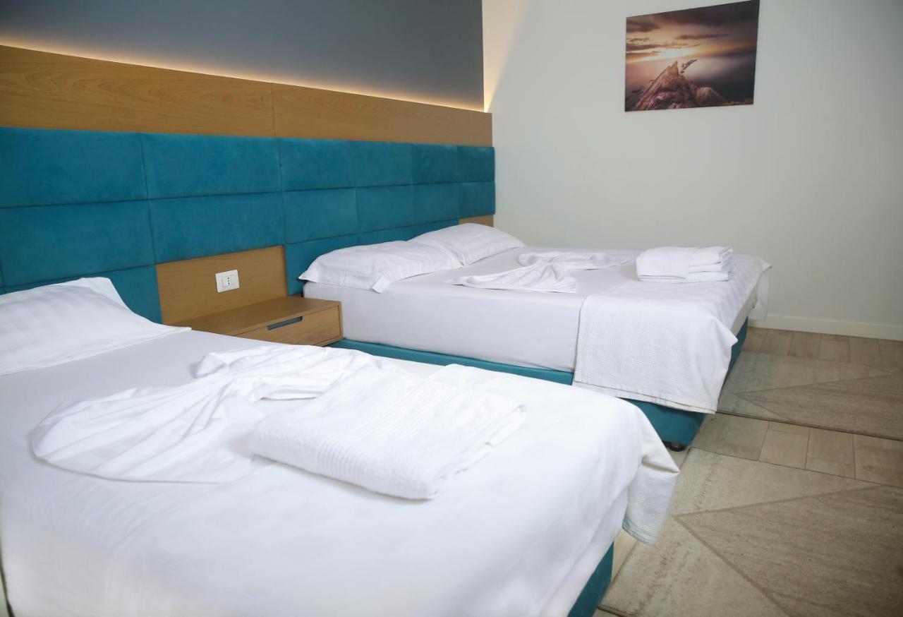 Domus Hotel & Apartments Shëngjin Eksteriør billede