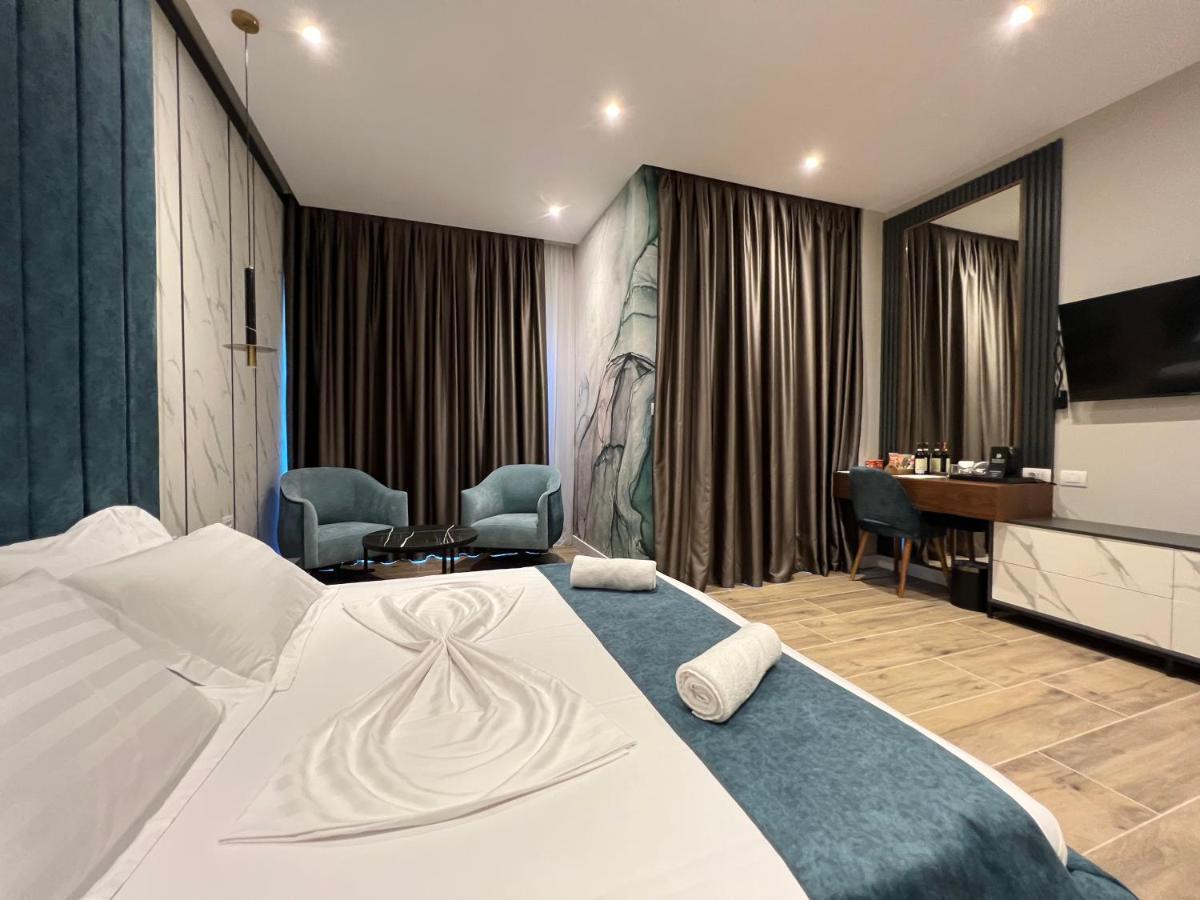 Domus Hotel & Apartments Shëngjin Eksteriør billede