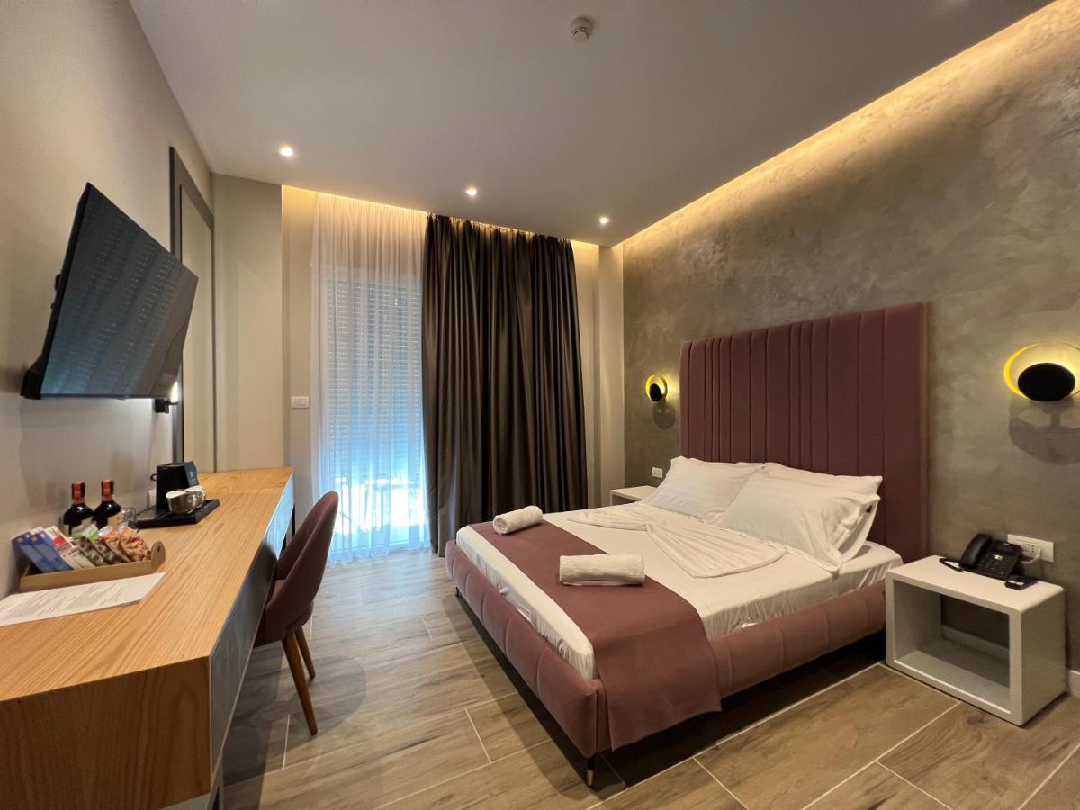 Domus Hotel & Apartments Shëngjin Eksteriør billede