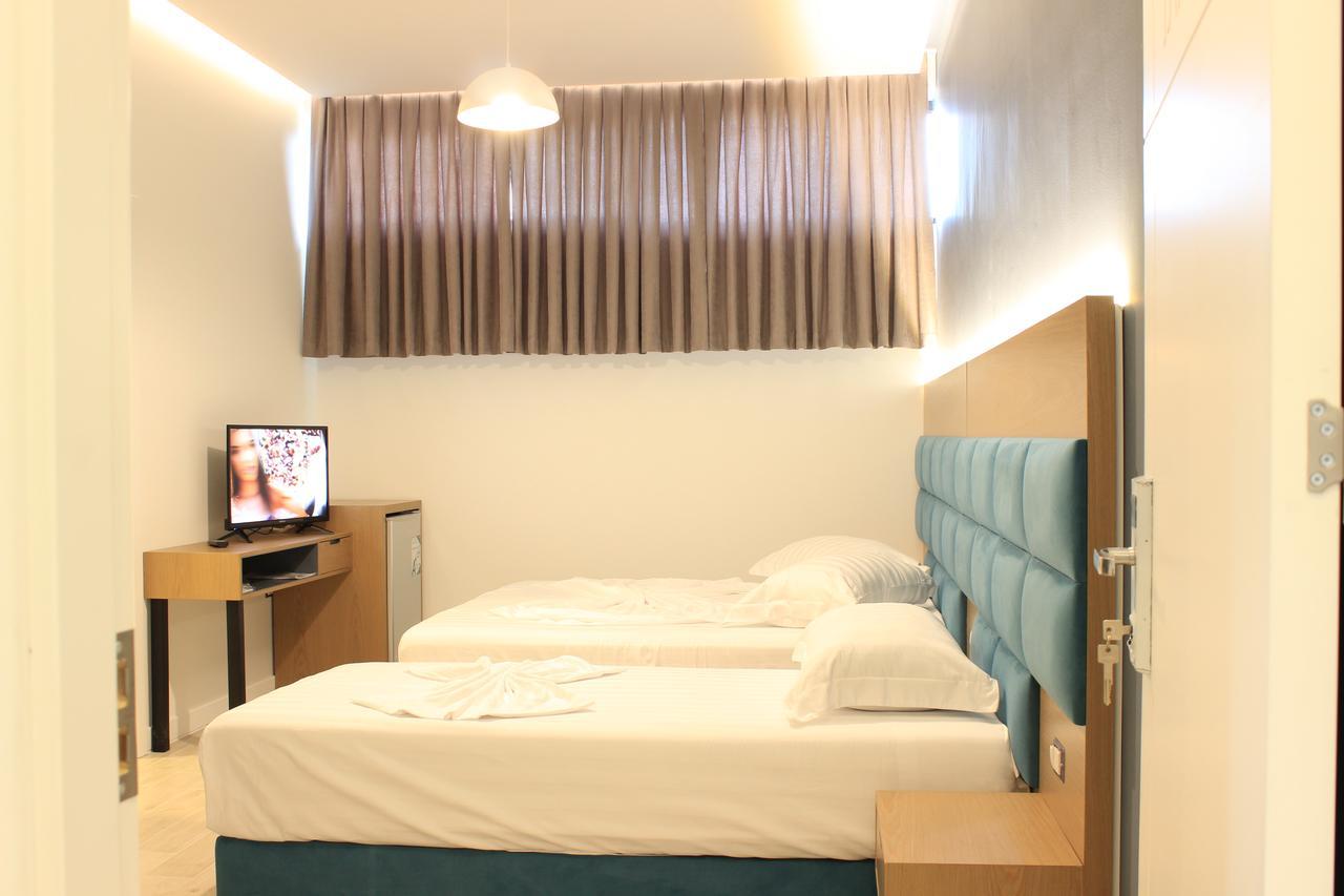Domus Hotel & Apartments Shëngjin Eksteriør billede